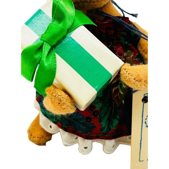 Annalee Christmas Mouse Gift 6 inch Vintage 1996 Green Bow Closed Eyes Mouth - Picture 6 of 14